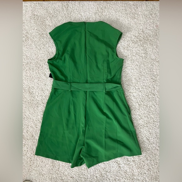 Women’s Large Green NY & Company Sleeveless Romper NWT - Picture 2 of 9